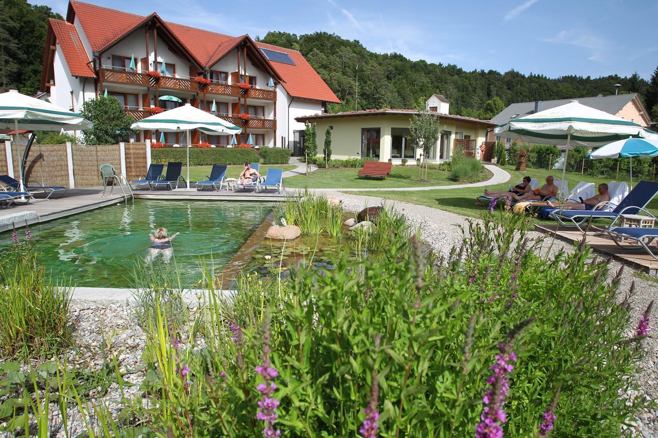 Hotel & Gasthof Zur Linde Kipfenberg Buitenkant foto