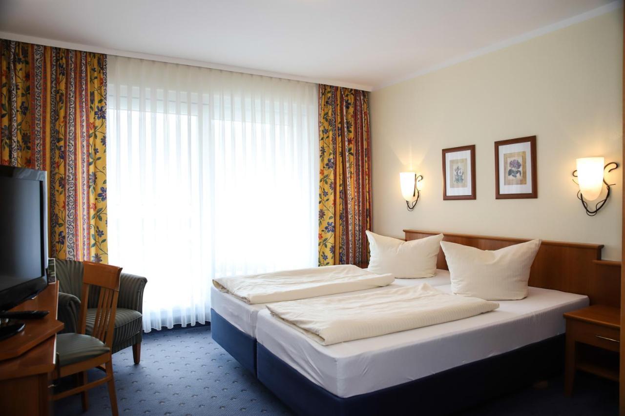 Hotel & Gasthof Zur Linde Kipfenberg Buitenkant foto